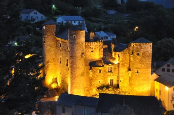 château de Coupiac nuit 2