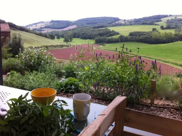 Gîte le Pigeonnier du Brugas la vue sur le vallon