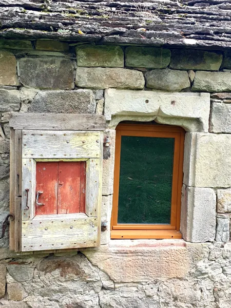 Hameau médiéval de Saint-Caprazy