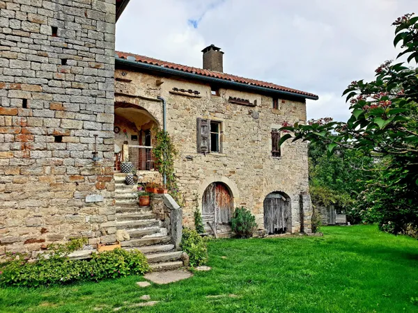 Hameau médiéval de Saint-Caprazy