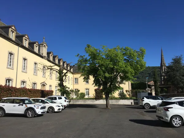 Parking privé clos LE 1837