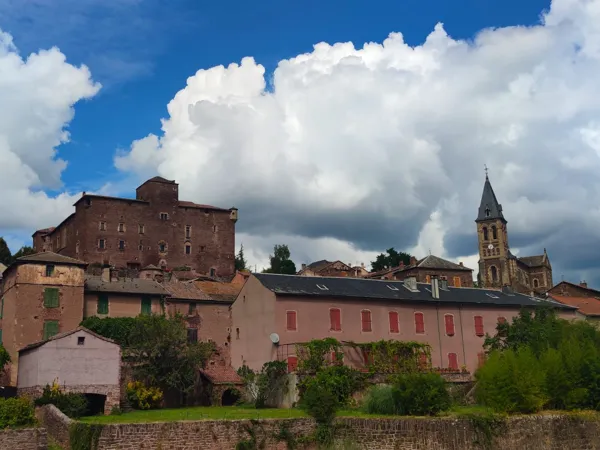 Château de Saint-Izaire et Musée de l'Archerie