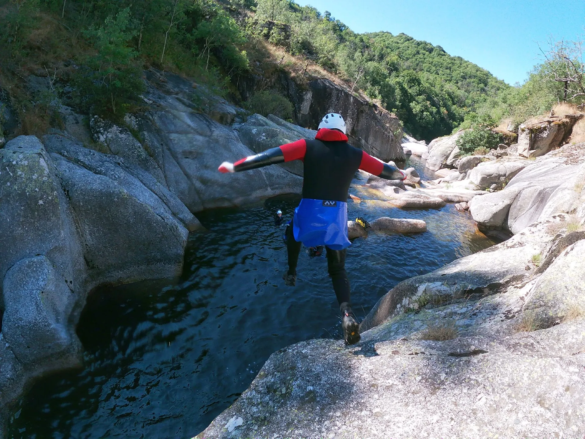 Nature et Sensations - Rando Aqua et Canyoning