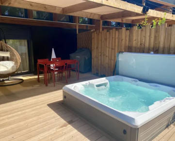 Domaine Le Vaxergues : Gite Ecolodge Sylvanès avec Spa